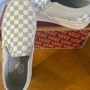 Womens VANS size 8 M.